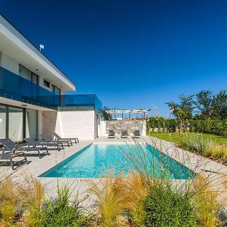 Celi Whit Heating Pool Pula Villa Fazana