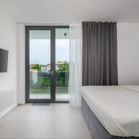 Villa Celi Whit Heating Pool Pula