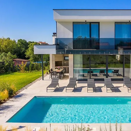Celi Private Heated Pool & Jacuzzi 4br Near & Brijuni Willa
