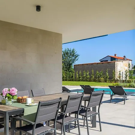 Villa Celi Private Heated Pool & Jacuzzi 4br Near & Brijuni *