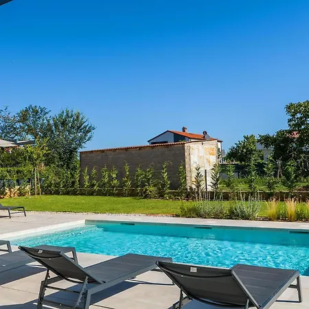Celi Private Heated Pool & Jacuzzi 4br Near & Brijuni