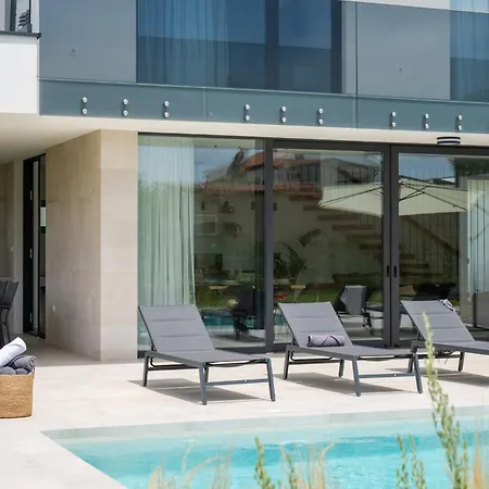 Willa Celi Private Heated Pool & Jacuzzi 4br Near & Brijuni *