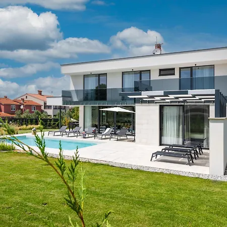 Celi Private Heated Pool & Jacuzzi 4br Near & Brijuni