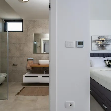 Celi Private Heated Pool & Jacuzzi 4br Near & Brijuni * Fažana