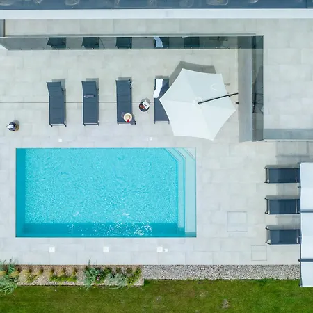 Celi Private Heated Pool & Jacuzzi 4br Near & Brijuni Villa *